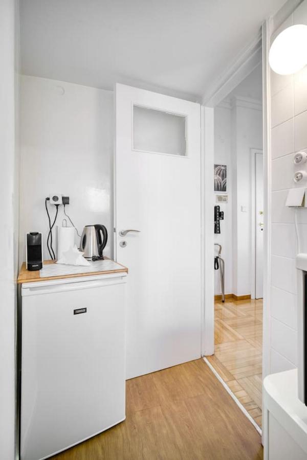 The Cactus Apartment With Large Sunny Balcony Athens Exterior photo